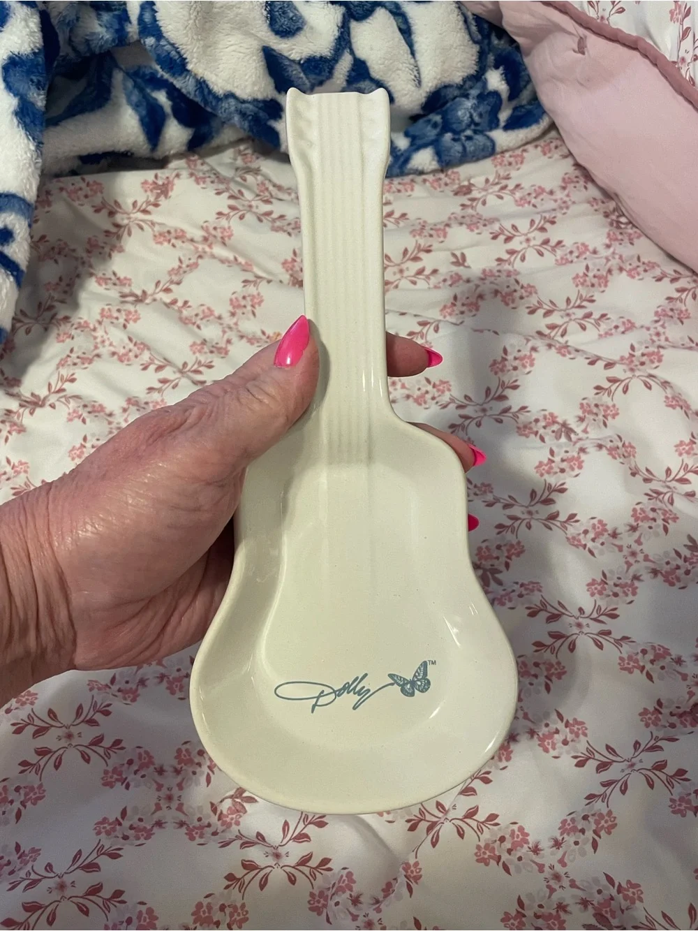 NWOT DOLLY PARTON Ceramic Guitar Spoon Rest